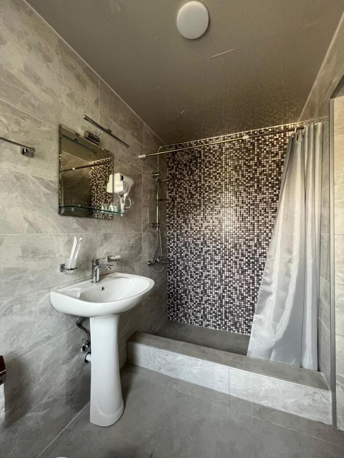 Lileo Inn Hotel Местия Экстерьер фото